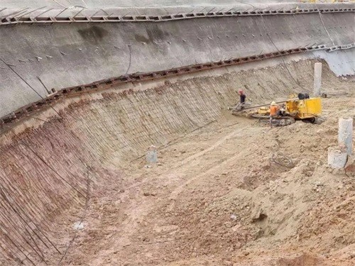 马尔康基坑边坡加固
